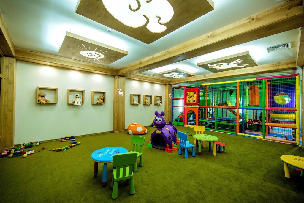 Grand Stasinda Bal Sylwestrowy Animacje Impreza Integracyjna Dwa Posilki Bogaty Bufet Baseny Kregielnia Grota Sauny Squash Silownia Place Zabaw Widoki 1000Mnpm 부코비나 타트잔스카 외부 사진